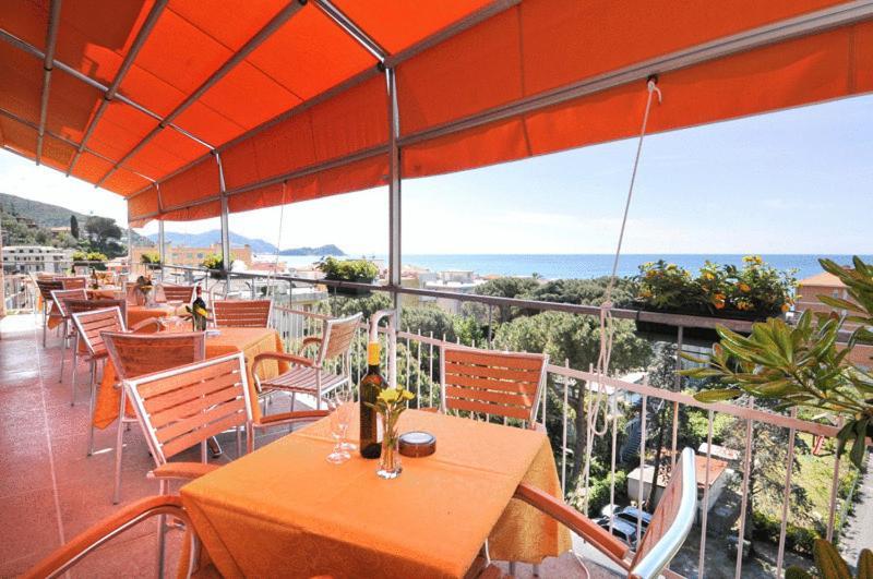 Hotel Mediterraneo Cavi di Lavagna Extérieur photo