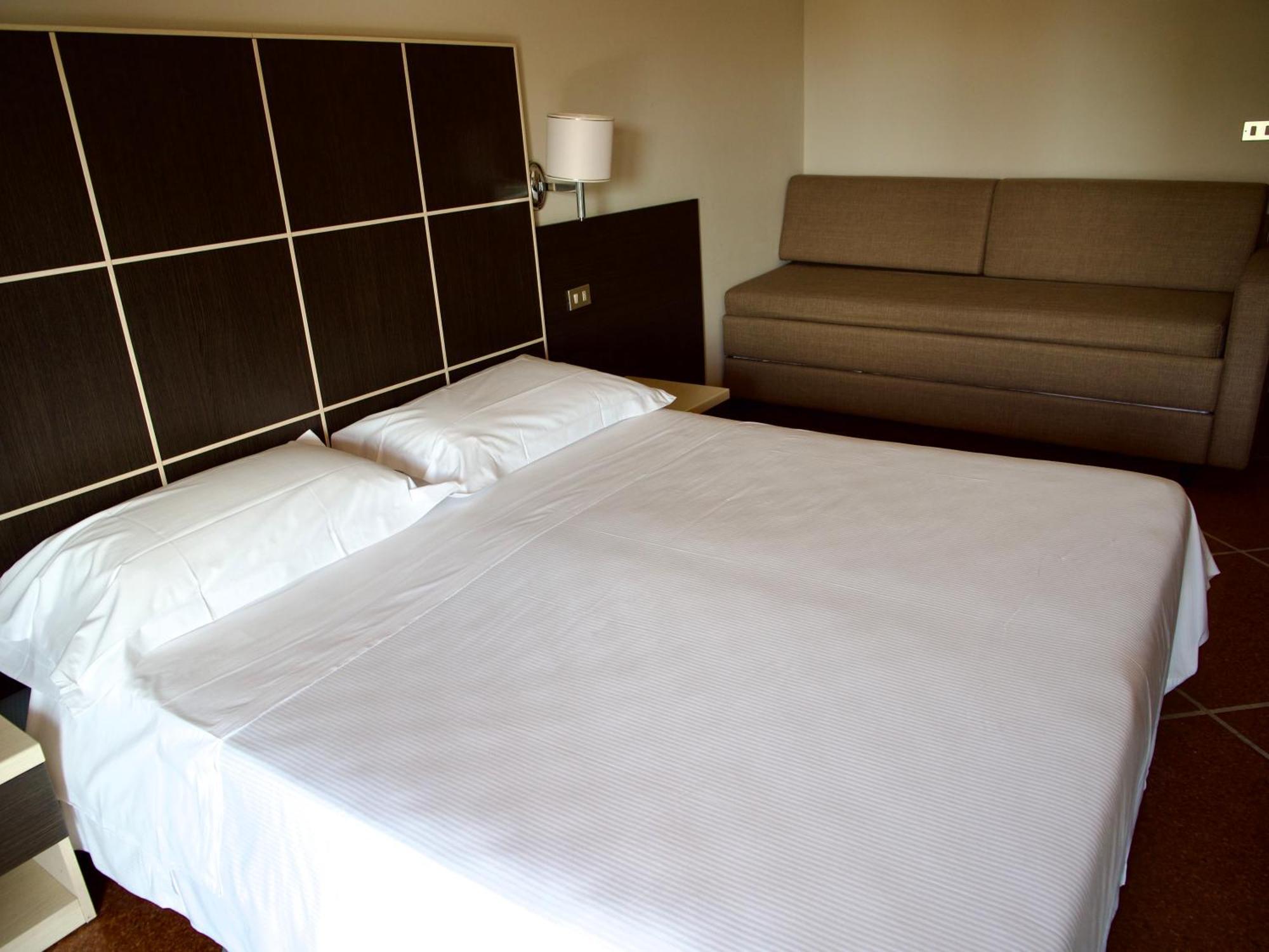 Hotel Mediterraneo Cavi di Lavagna Extérieur photo