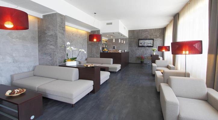 Hotel Mediterraneo Cavi di Lavagna Extérieur photo