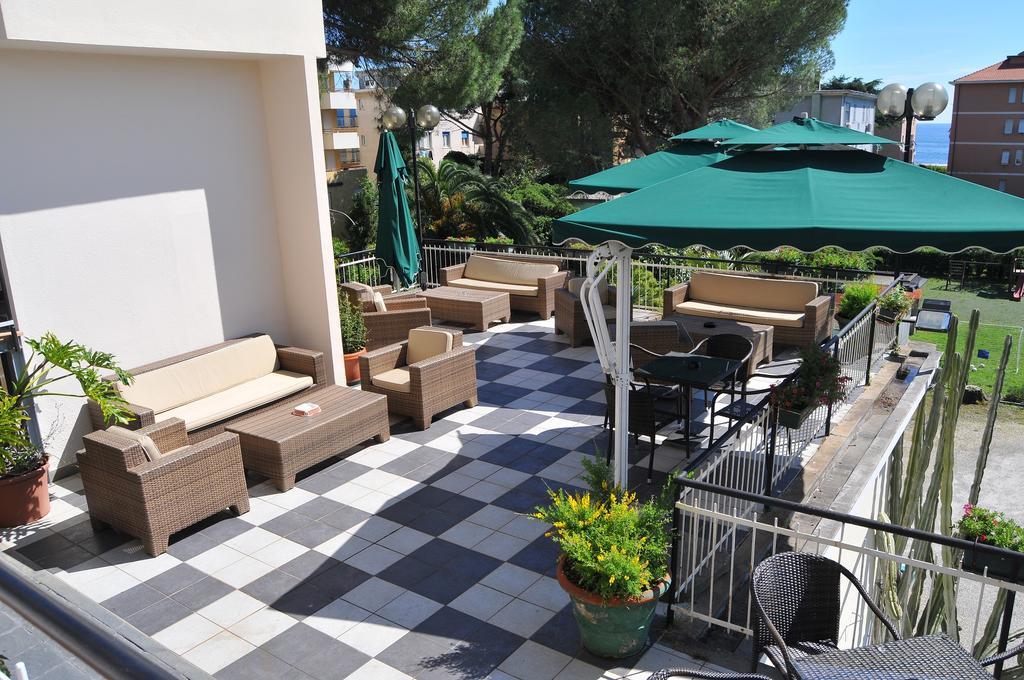Hotel Mediterraneo Cavi di Lavagna Extérieur photo