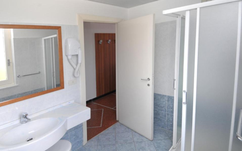 Hotel Mediterraneo Cavi di Lavagna Chambre photo