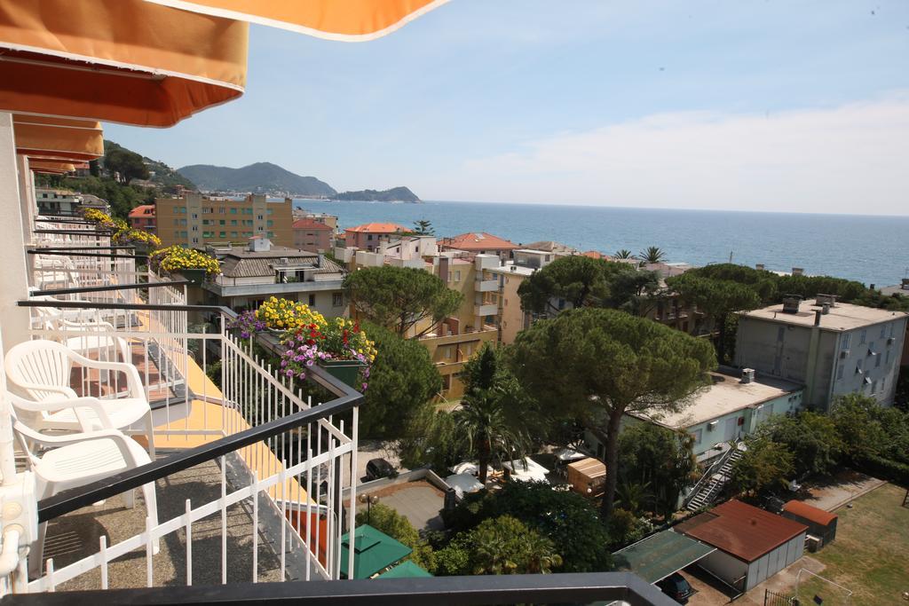 Hotel Mediterraneo Cavi di Lavagna Extérieur photo