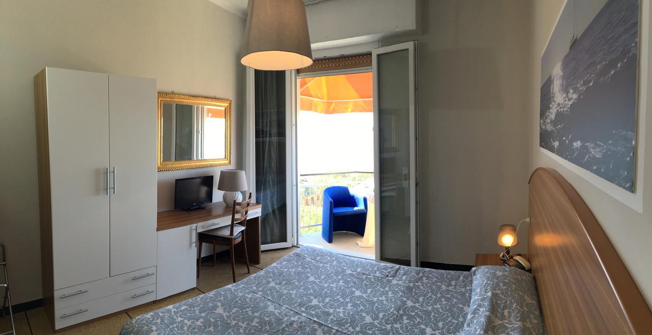 Hotel Mediterraneo Cavi di Lavagna Extérieur photo